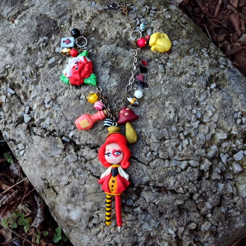 🔥🍄Mad 🍅Hatter Girl 🥀🌹 Of Hearts ❤Necklace